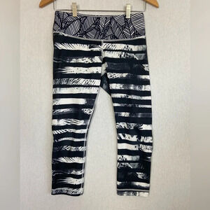 Lululemon Athletica Wunder Under Crop II Full-On Luon  Medium Rise Sz 6